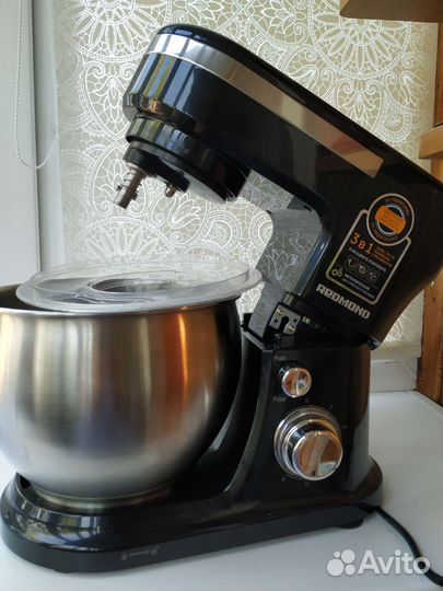 Миксер планетарный Redmond