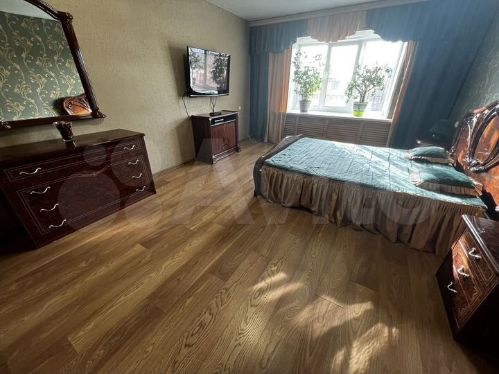 3-к. квартира, 90 м², 1/5 эт.