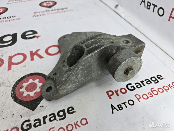 Кронштейн двигателя левый BMW 5 F10 F11 F18 F07 бм