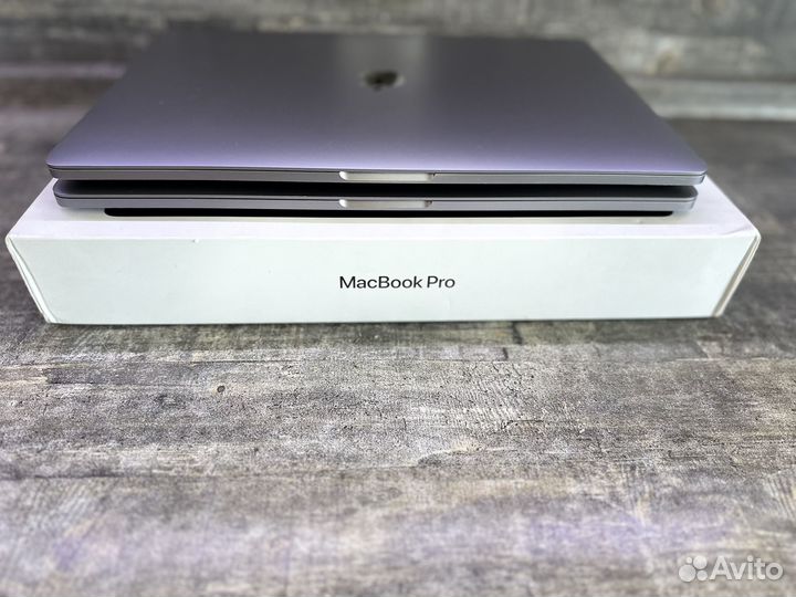 Apple macbook pro 15 2018 i7 16gb 512 ssd