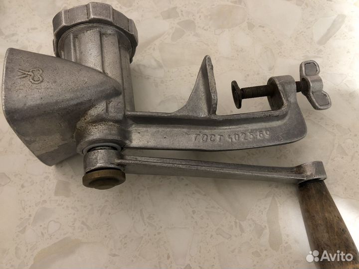 Мясорубка ручная чугунная