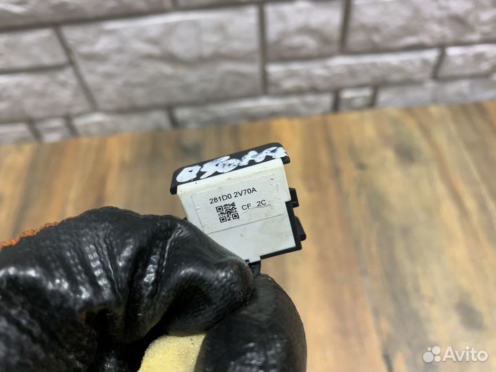 Infiniti Q50 (V37) Микрофон