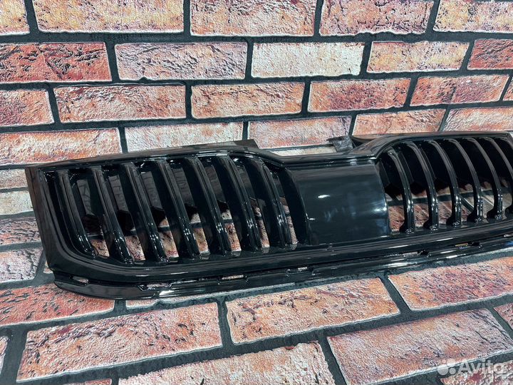 Решётка радиаторная чёрная шкода октавия А7 рестай