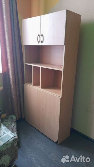 Книжный шкаф