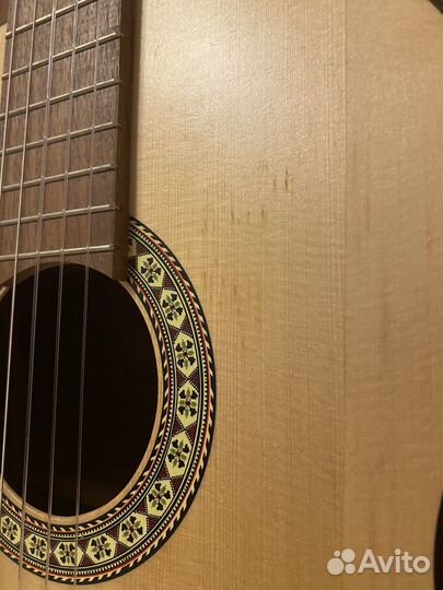 Классическая гитара шестиструнная