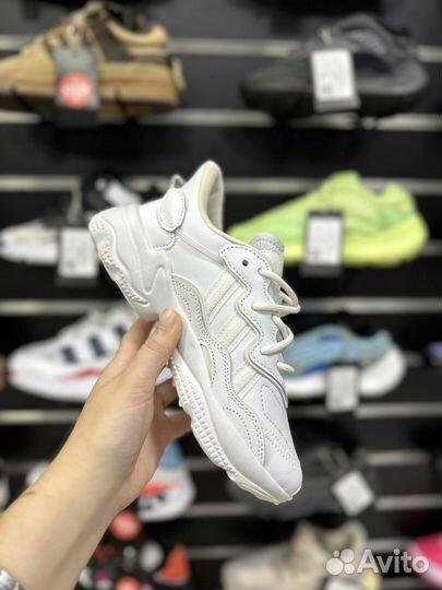 Кроссовки Adidas Ozweego