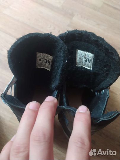 Коньки хоккейные