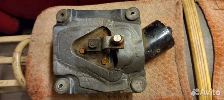 Мотор стеклоочистителя Mitsubishi Carisma