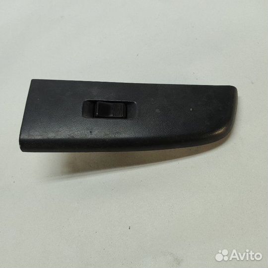 Кнопка стеклоподъемника передняя левая Toyota