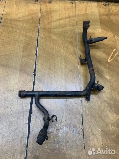 Патрубок системы охлаждения двигателя Volkswagen