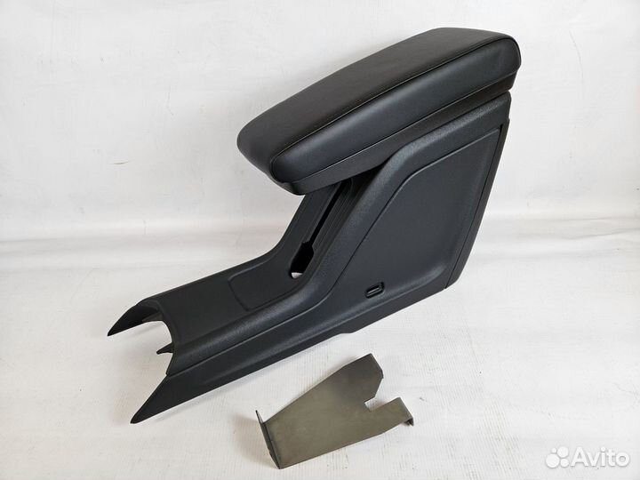 Подлокотник LADA Vesta увеличенный