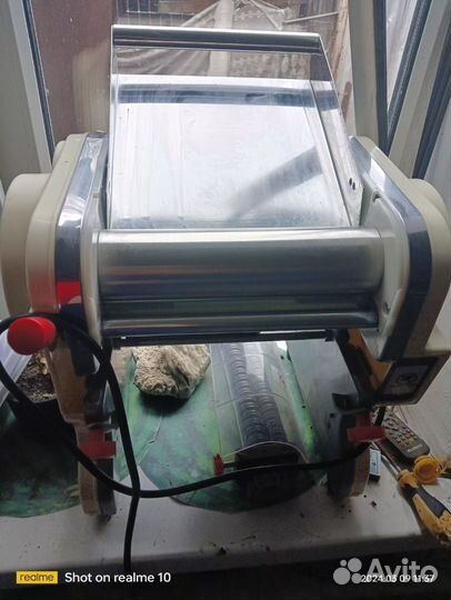 Тестораскаточная машина электрическая