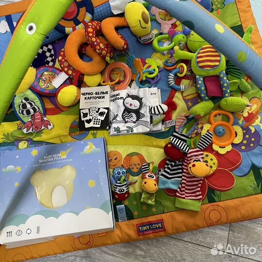 Коврик, подушка, грызунки, погремушки, книжка