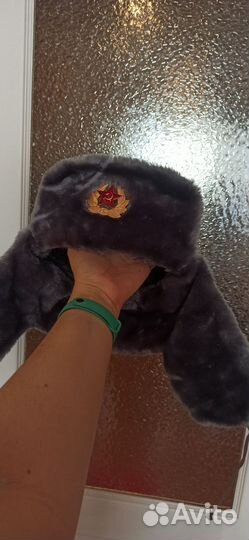 Шапка-ушанка меховая с кокардой/сувенир