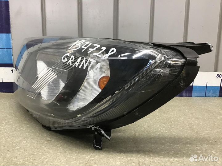 Фара левая VAZ LADA Granta 2011