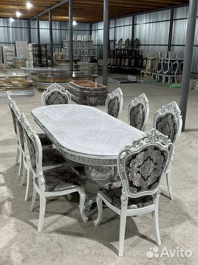 Стол в наличии