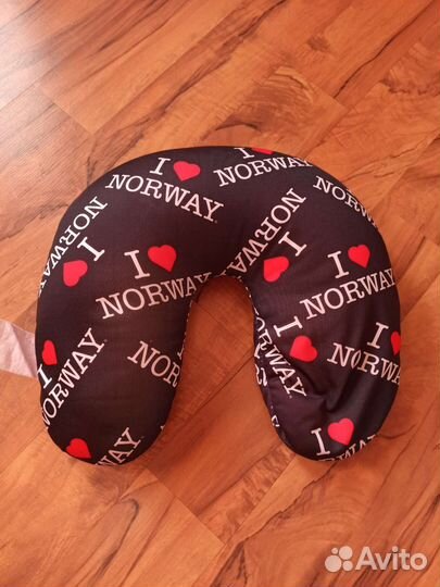 Подушка под голову для путешествий