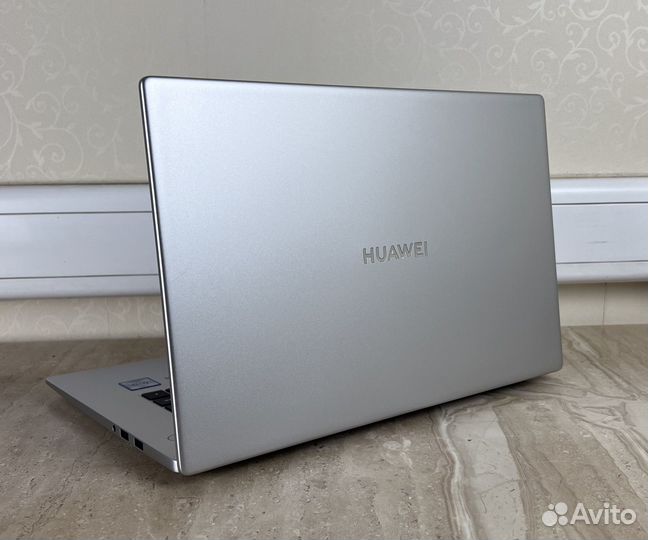 Huawei MateBook D 15 (Ryzen 7 5700U/ 8 гб/ 20 цик)