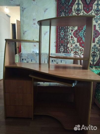 Компьютерный стол