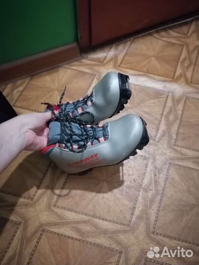 Лыжные ботинки