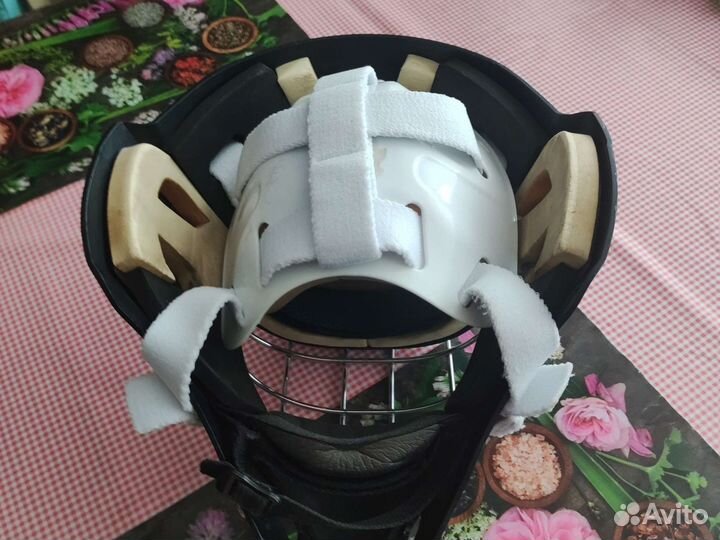 Шлем хоккейного вратаря. Размер 57