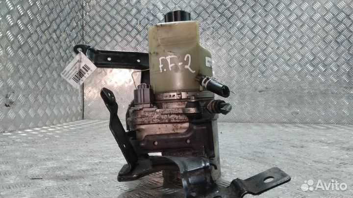 Насос эур 4M513K514AC Ford Focus 2 (2004-2011)