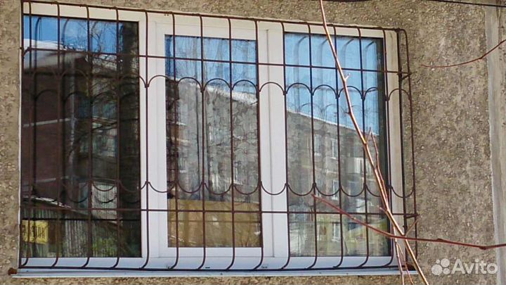 Металлические решетки на окна и балконы