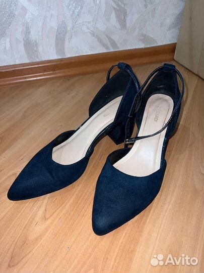 Отдам женскую обувь
