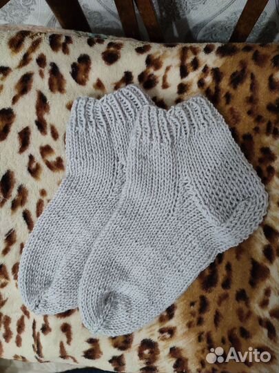 Женские вязаные носочки