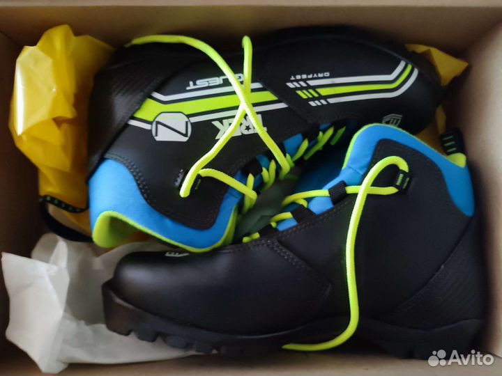 Лыжные ботинки