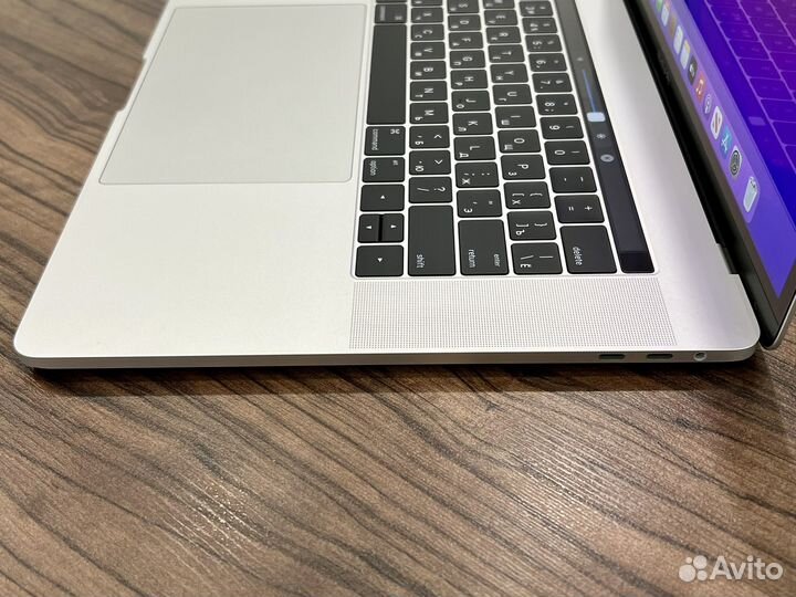 Новый macbook pro 2016 (2017) i7 / 16 / 1tb