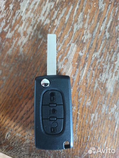Выкидной ключ на Peugeot citroen