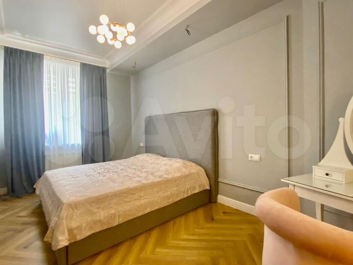 2-к. квартира, 80 м², 2/6 эт.