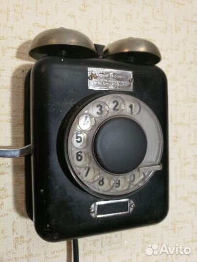 Довоенный старинный телефон