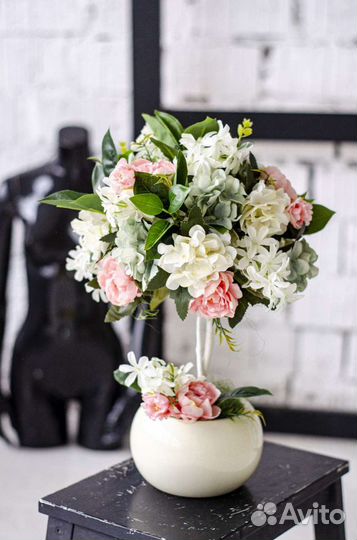 Композиции из искусственных цветов