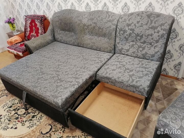 Большой угловой диван раскладной бу