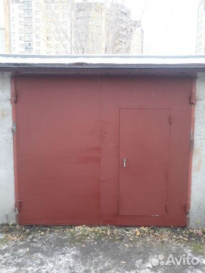 Металлические гаражные распашные ворота на заказ