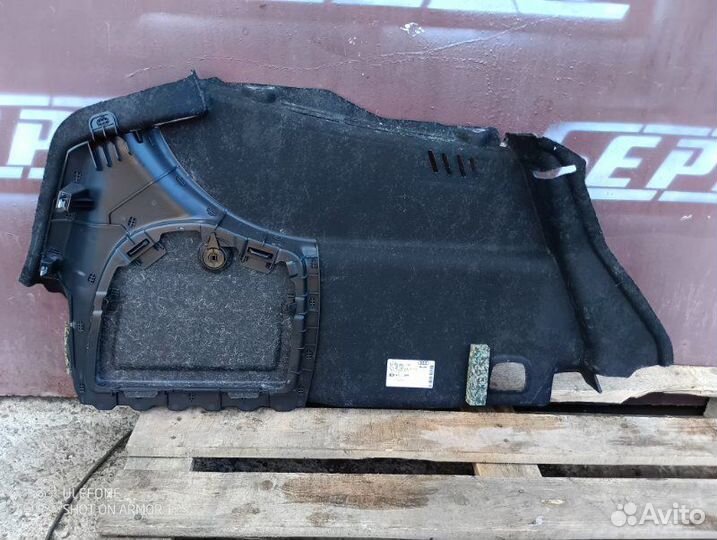 Обшивка багажника правая Audi A3 8V 1.8 cjsb 2014