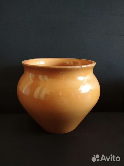 Глиняный горшок