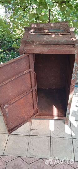 Железный ящик.Сейф. Ящик для инструментов