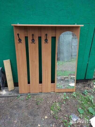 Вешалка в прихожую с зеркалом