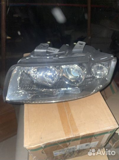 Фара передняя левая Audi A4 B6 8E5