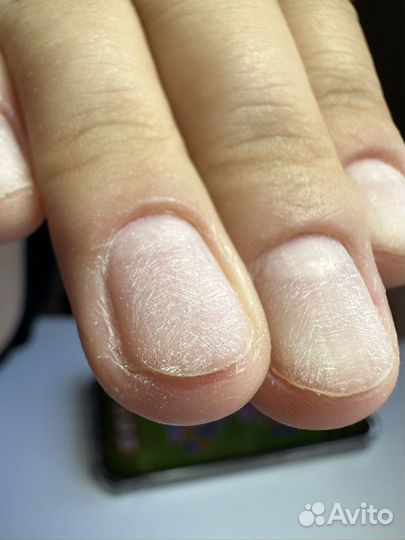 Модель на маникюр и наращивание ногтей