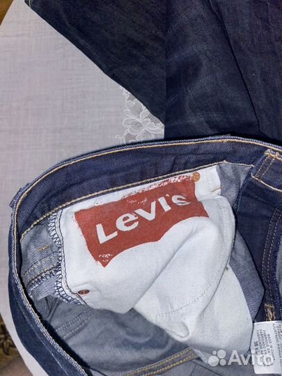 Джинсы levis