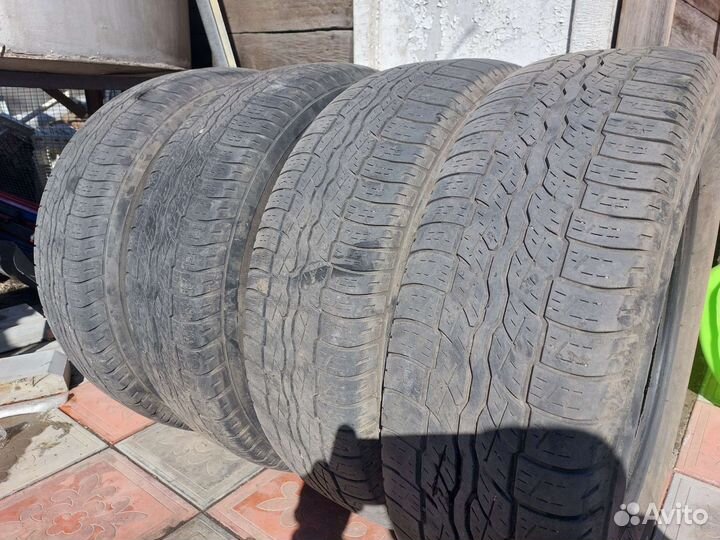 Bridgestone Dueler H/T 687 225/65 R17