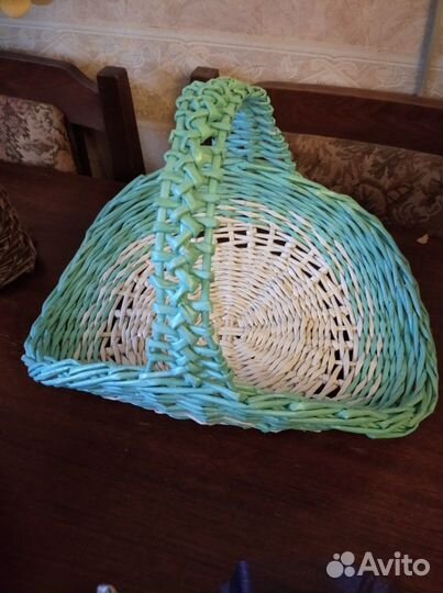 Плетеная фруктовница