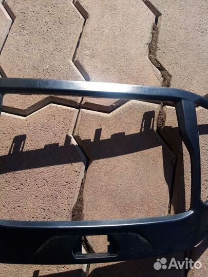 Рамка под магнитолу на Весту