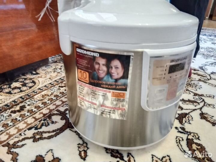 Продаётся мультиварка redmond