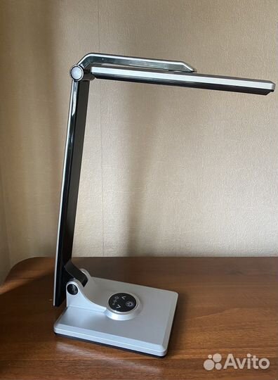 Светильник светодиодный настольный