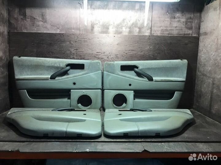 Обшивка боковой двери Volkswagen Passat B3 RP 1988